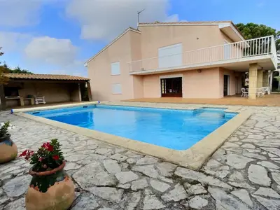 PoolOfHouse