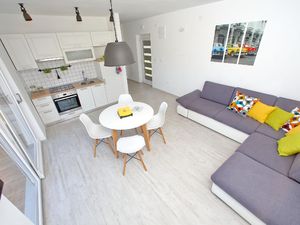 22453223-Ferienwohnung-4-Bibinje-300x225-1