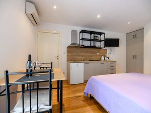 22435533-Ferienwohnung-2-Bibinje-300x225-3