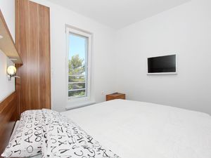 22449335-Ferienwohnung-4-Bibinje-300x225-5