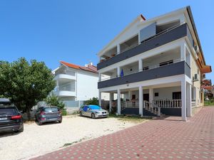 Ferienwohnung für 8 Personen (75 m²) in Bibinje