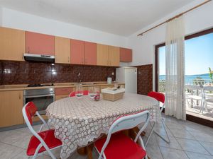 23942886-Ferienwohnung-6-Bibinje-300x225-5