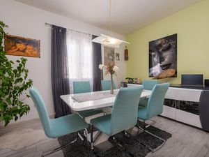 23727152-Ferienwohnung-6-Bibinje-300x225-4