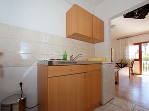 18321368-Ferienwohnung-2-Bibinje-300x225-1