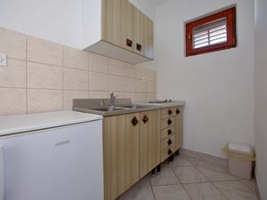 18323781-Ferienwohnung-2-Bibinje-300x225-1