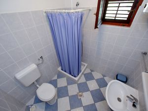 18323781-Ferienwohnung-2-Bibinje-300x225-5