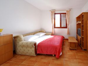 18322681-Ferienwohnung-4-Bibinje-300x225-2