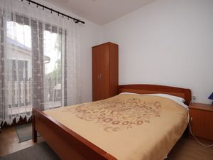 18511607-Ferienwohnung-5-Bibinje-300x225-3