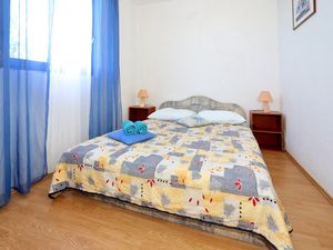 18511606-Ferienwohnung-5-Bibinje-300x225-4