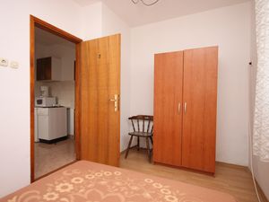 18511606-Ferienwohnung-5-Bibinje-300x225-5