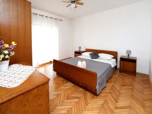 19214617-Ferienwohnung-8-Bibinje-300x225-3