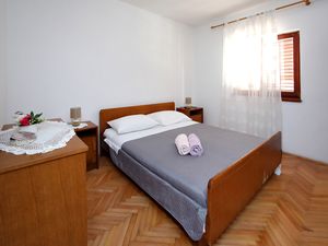 19214617-Ferienwohnung-8-Bibinje-300x225-5