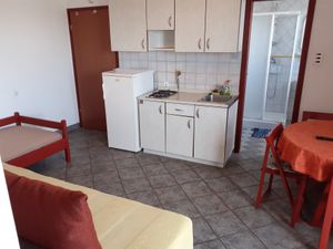 22330641-Ferienwohnung-4-Bibinje-300x225-4