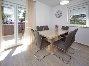 23430593-Ferienwohnung-4-Bibinje-300x225-5