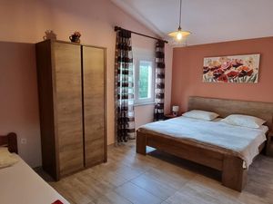 23551015-Ferienwohnung-6-Bibinje-300x225-3