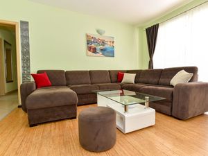 23973626-Ferienwohnung-8-Bibinje-300x225-1