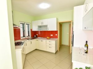 23973626-Ferienwohnung-8-Bibinje-300x225-4