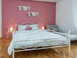 23998688-Ferienwohnung-6-Bibinje-300x225-4