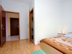 23928805-Ferienwohnung-6-Bibinje-300x225-5