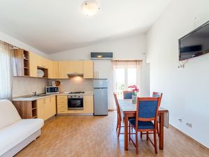 23933508-Ferienwohnung-4-Bibinje-300x225-3