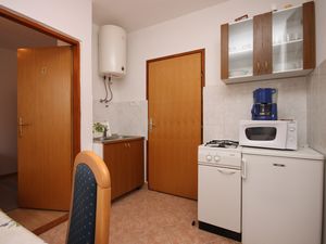 23929003-Ferienwohnung-5-Bibinje-300x225-2