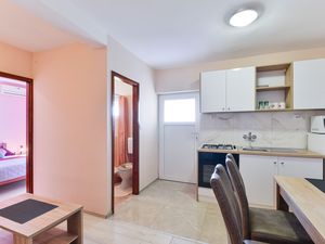 23928742-Ferienwohnung-3-Bibinje-300x225-4