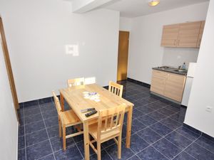 23928851-Ferienwohnung-4-Bibinje-300x225-2