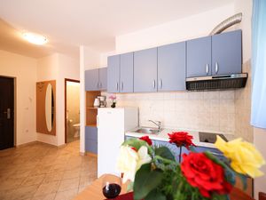 23931946-Ferienwohnung-6-Bibinje-300x225-3