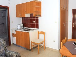 23931962-Ferienwohnung-4-Bibinje-300x225-3