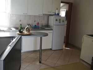 23933060-Ferienwohnung-5-Bibinje-300x225-3