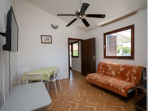 23966343-Ferienwohnung-4-Bibinje-300x225-2