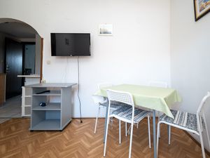 23966343-Ferienwohnung-4-Bibinje-300x225-4