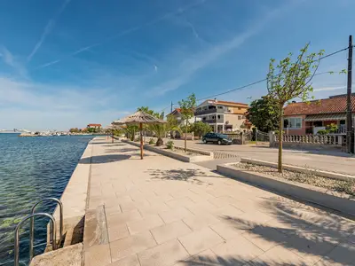 Ferienwohnung für 8 Personen (100 m²) in Bibinje 1/10