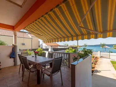Ferienwohnung für 8 Personen (100 m²) in Bibinje 2/10