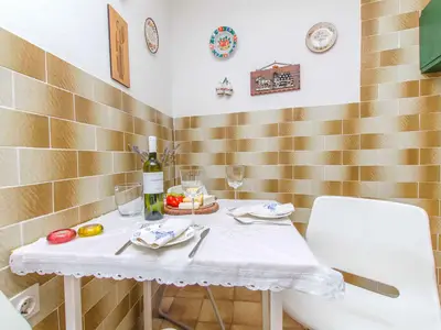 Ferienwohnung für 4 Personen (40 m²) in Bibinje 3/10
