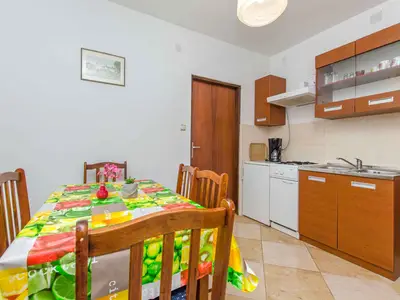 Ferienwohnung für 5 Personen (40 m²) in Bibinje 6/10
