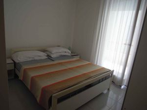 23770161-Ferienwohnung-6-Bibione-300x225-4