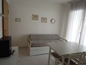 23770162-Ferienwohnung-6-Bibione-300x225-5