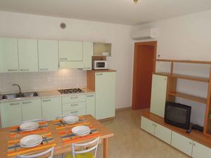 23770818-Ferienwohnung-5-Bibione-300x225-5