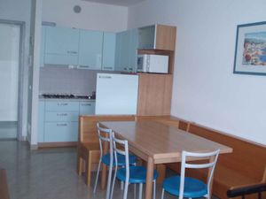 23770821-Ferienwohnung-6-Bibione-300x225-5