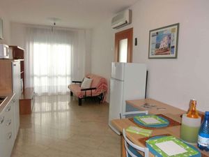 23770907-Ferienwohnung-6-Bibione-300x225-3