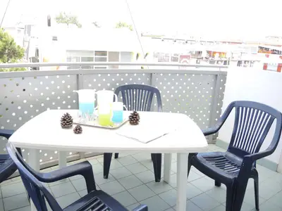 Ferienwohnung für 7 Personen (60 m²) in Bibione 2/10