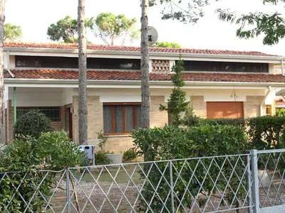 Ferienwohnung für 8 Personen (80 m²) in Bibione 1/10