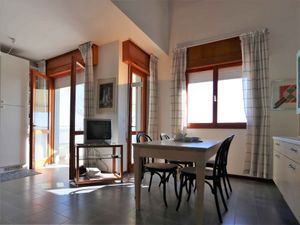 23778784-Ferienwohnung-8-Bibione-300x225-5