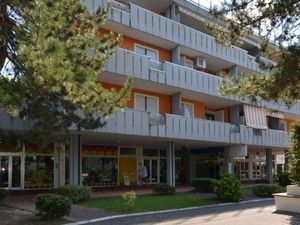 23778776-Ferienwohnung-4-Bibione-300x225-3