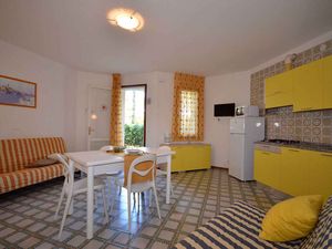 23778900-Ferienwohnung-4-Bibione-300x225-4