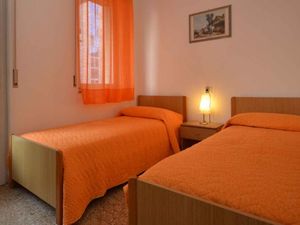 23778909-Ferienwohnung-8-Bibione-300x225-5