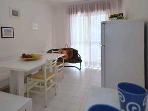 23778912-Ferienwohnung-4-Bibione-300x225-2