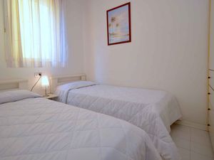 23778912-Ferienwohnung-4-Bibione-300x225-3