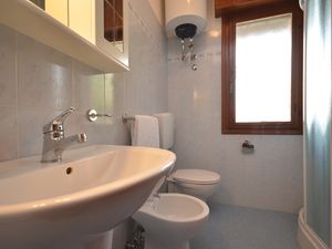 23778937-Ferienwohnung-5-Bibione-300x225-4